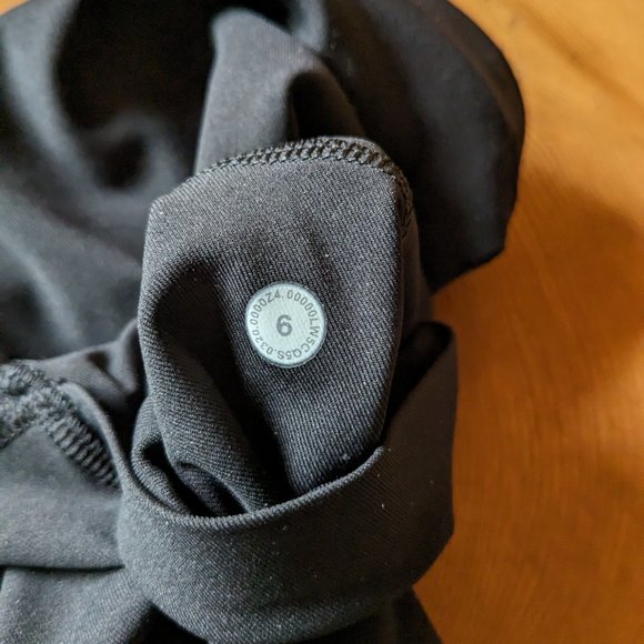 Lululemon Swift Speed High-Rise Tight 28” - Black Colour. - Picture 7 of 7